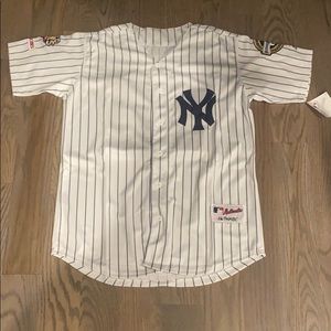 Men’s size M New York Yankees jersey #52
